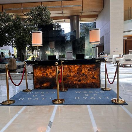Hyatt Regency Chennai Hotel Exterior photo Concierge desk at the Four Seasons Hotel, Mumbai